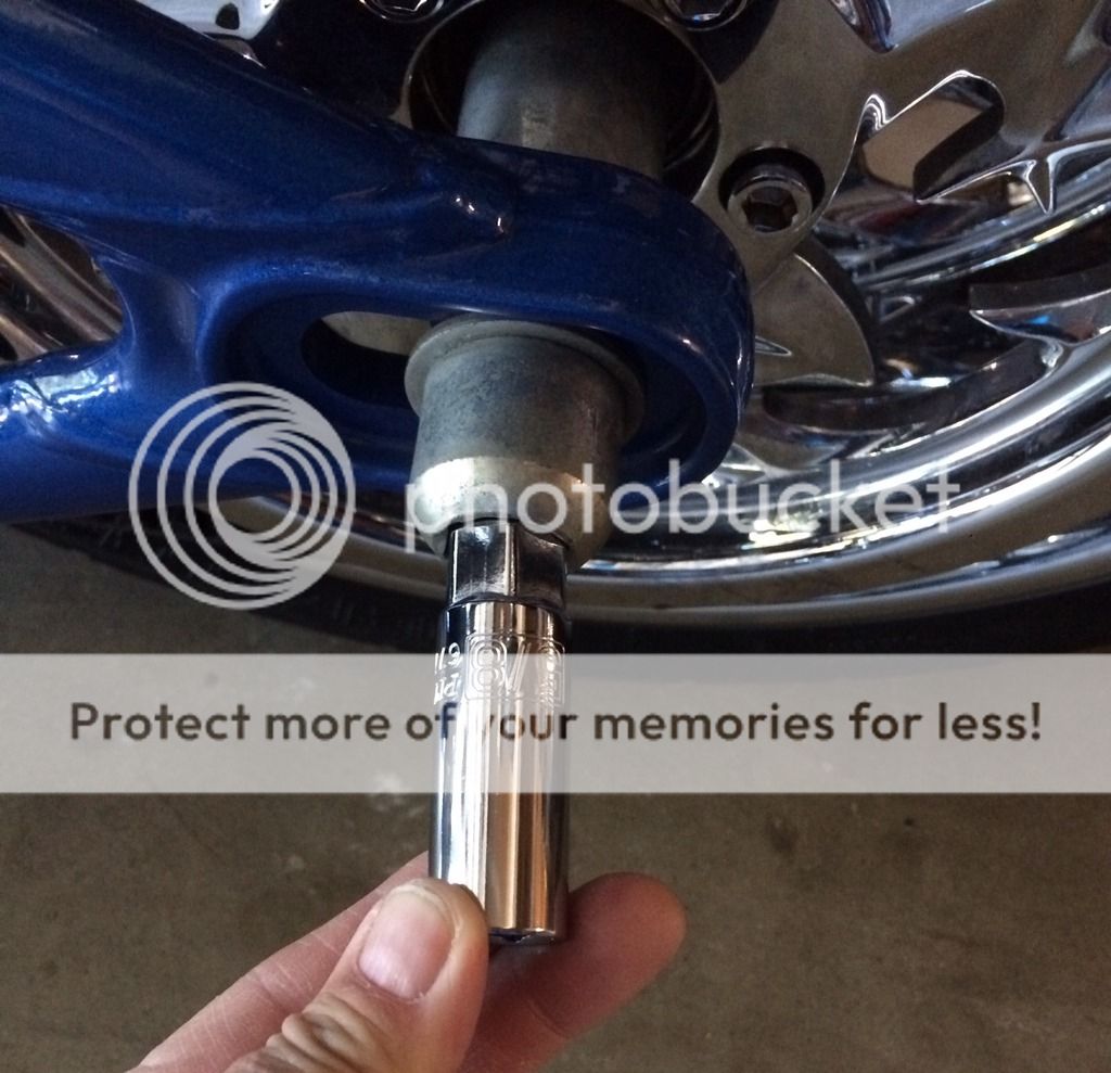 Removing the rear wheel and installing a pulley spacer on my Rocker